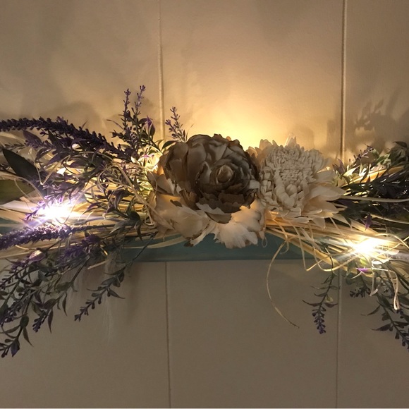 Refurbished Vintage Farm Window Frame - Picture 4 of 5